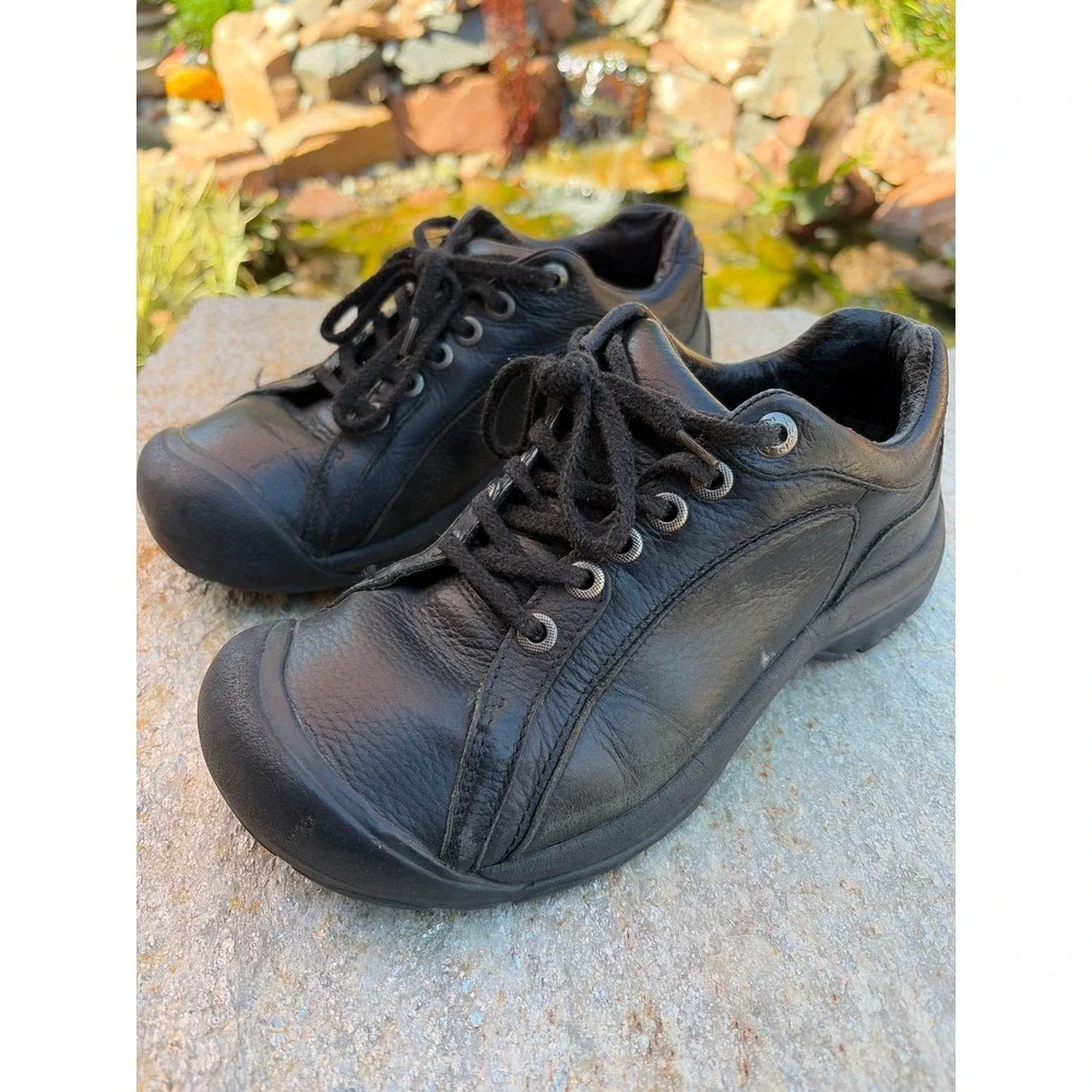 KEEN Briggs II Mens Black Leather Comfort Walking Shoes 1365-BKFG Size 8.5